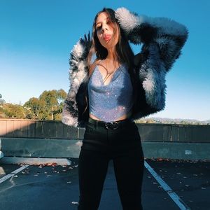 Meet your Posher, Cassandra